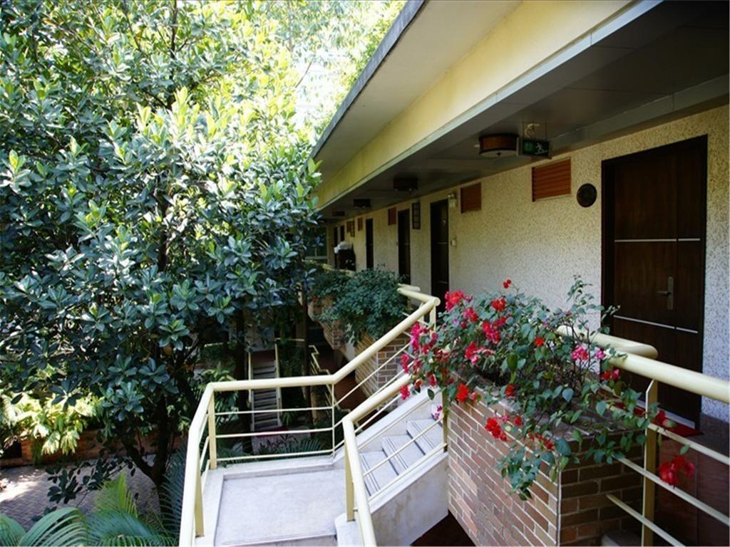 Yihe Hotel Гуанджоу Екстериор снимка