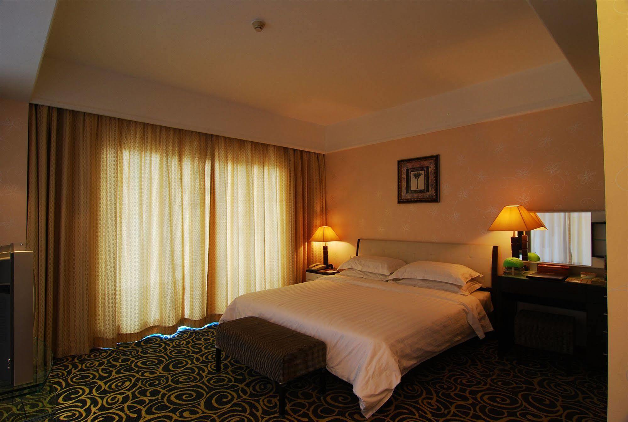 Yihe Hotel Гуанджоу Екстериор снимка