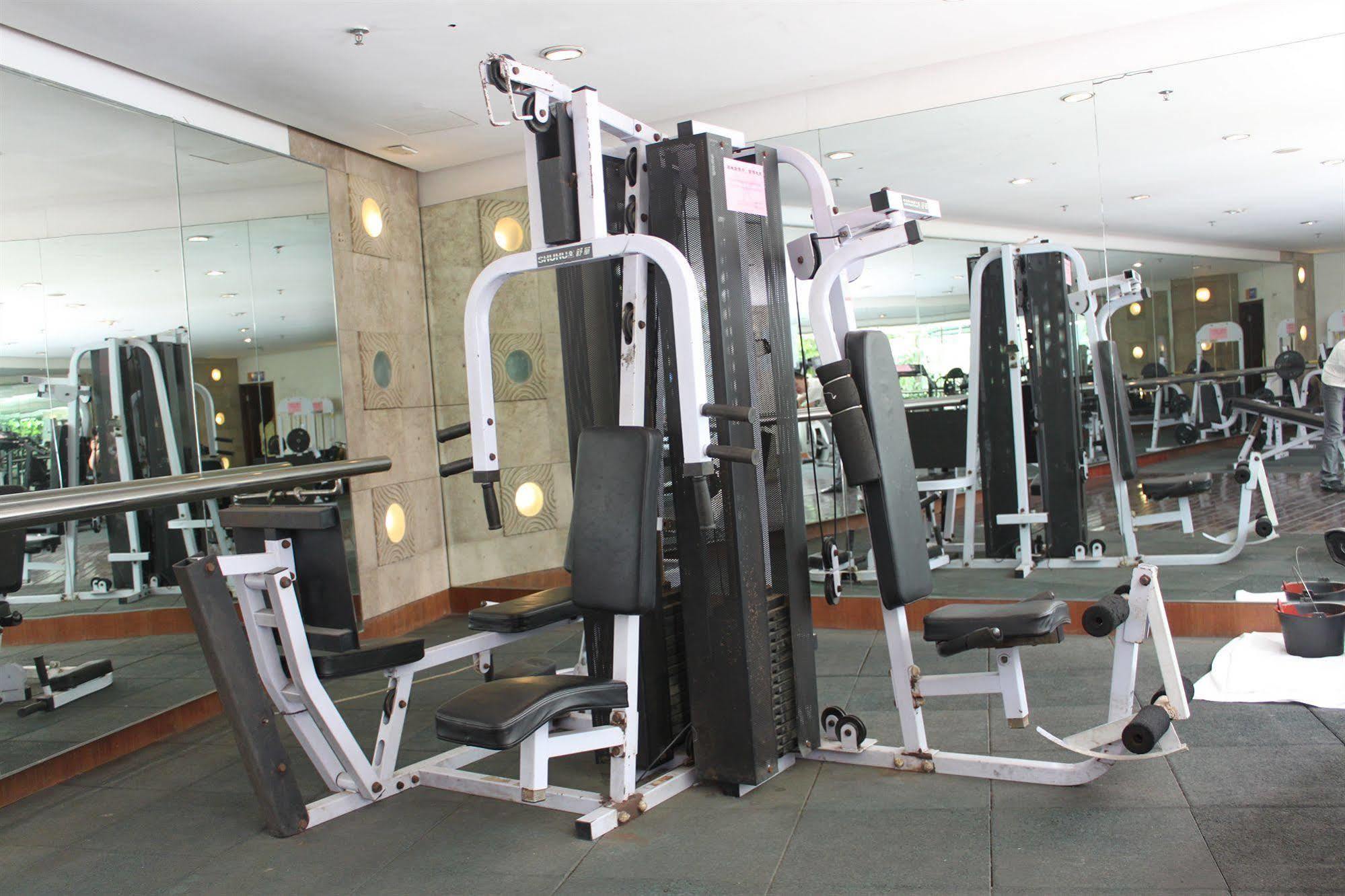 Yihe Hotel Гуанджоу Екстериор снимка