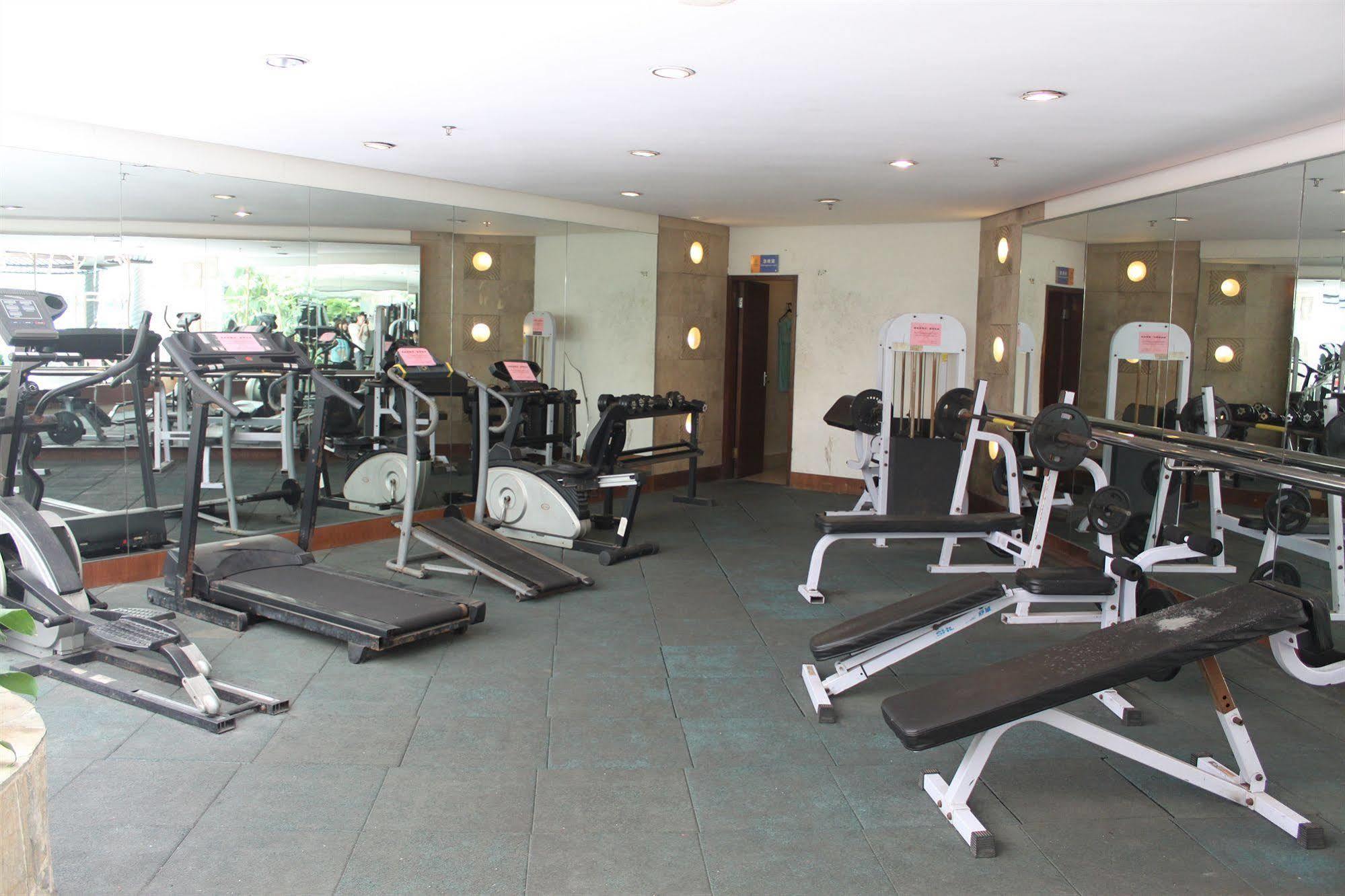Yihe Hotel Гуанджоу Екстериор снимка