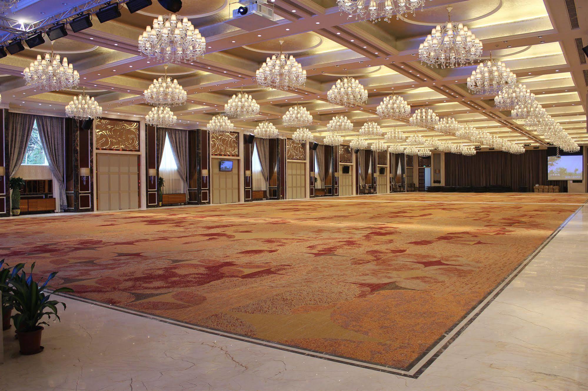 Yihe Hotel Гуанджоу Екстериор снимка