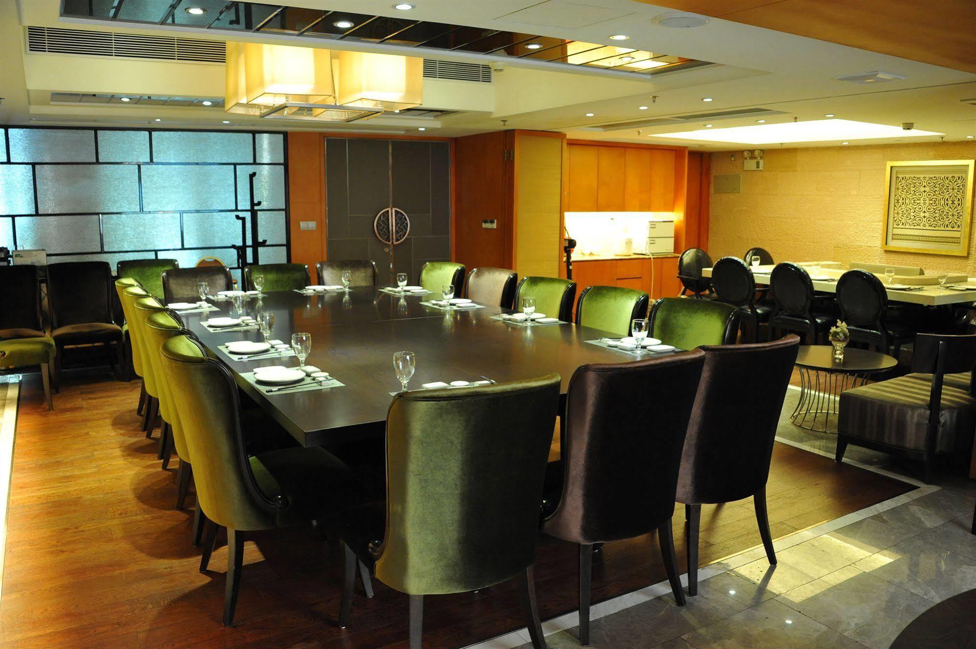 Yihe Hotel Гуанджоу Екстериор снимка