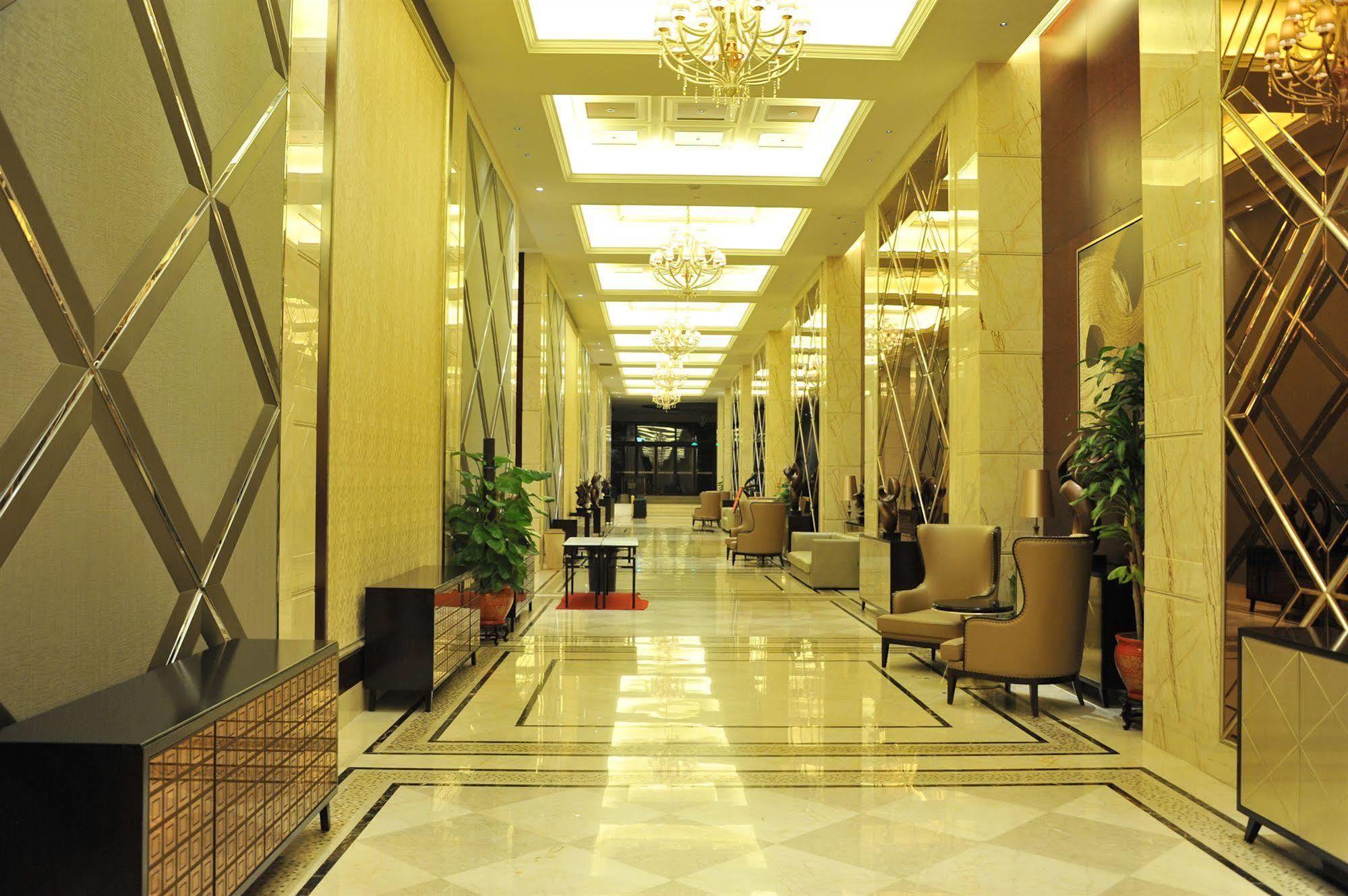 Yihe Hotel Гуанджоу Екстериор снимка