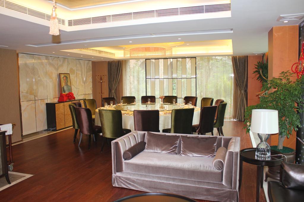 Yihe Hotel Гуанджоу Екстериор снимка